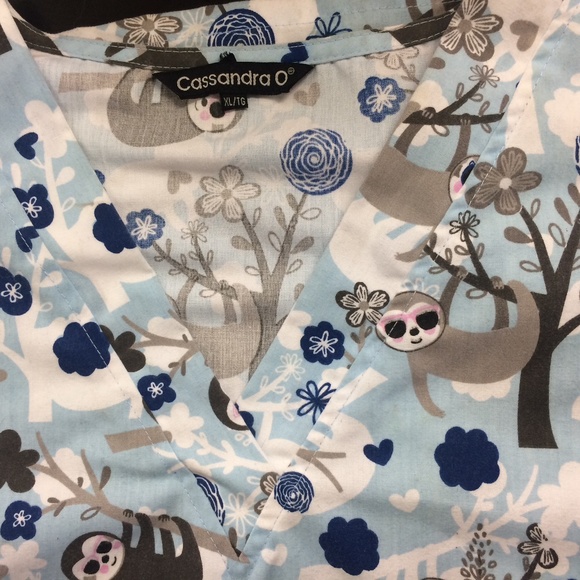 Scrub top - Picture 1 of 3